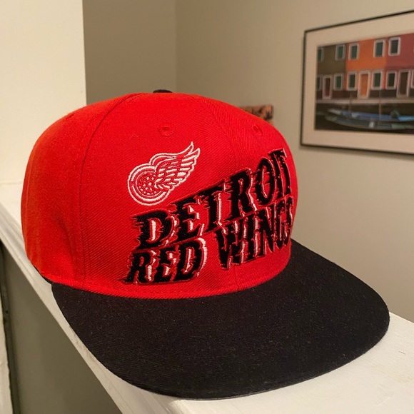 Detroit Redwings CCM Special Edition Team Color stitched Flat Brim Hat - Picture 4 of 7